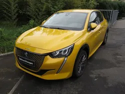Farogelb Gebraucht 2021 Peugeot e-208 Allure Kleinwagen | 19.700 € (Teuer)