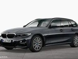 Grau Gebraucht 2022 BMW 330e M Sport Kombi | 33.890 € (Fairer Preis)