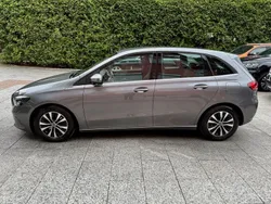 Grau Gebraucht 2021 Mercedes B180 Style Van / Kleinbus | 15.980 € (Superpreis)