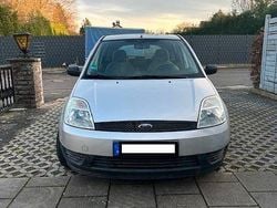 Silber Gebraucht 2003 Ford Fiesta Limousine | 1.150 € (Superpreis)