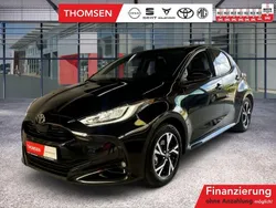 Schwarz Neu 2025 Toyota Yaris Hybrid Team Limousine | 27.785 €