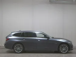Grau Gebraucht 2022 BMW 320e Luxury Line Kombi | 20.980 € (Guter Preis)