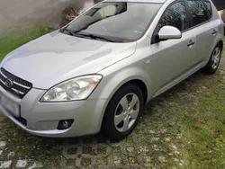 Silber Gebraucht 2009 Kia Ceed 2 Limousine | 2.800 € (Fairer Preis)