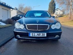 Blau Gebraucht 2003 Mercedes E200 Limousine | 2.700 € (Guter Preis)