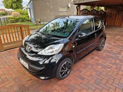 Schwarz Gebraucht 2008 Peugeot 107 Urban Move Kleinwagen | 2.490 € (Fairer Preis)