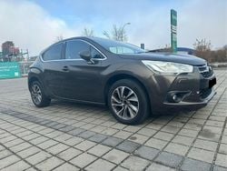 Braun Gebraucht 2012 Citroën DS4 Kleinwagen | 4.100 €