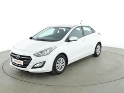 Weiß Gebraucht 2015 Hyundai i30 Trend Limousine | 10.730 € (Fairer Preis)