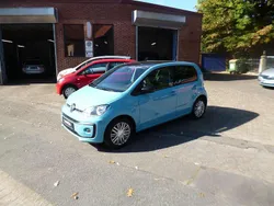 Blau Gebraucht 2017 VW up! Kleinwagen | 8.900 € (Etwas zu teuer)
