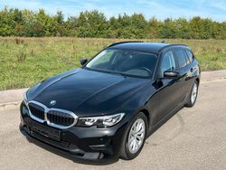 Schwarz Gebraucht 2022 BMW 318 Sport Line Kombi | 21.600 € (Guter Preis)