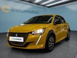 Gelb Gebraucht 2022 Peugeot e-208 Kleinwagen | 15.199 € (Guter Preis)