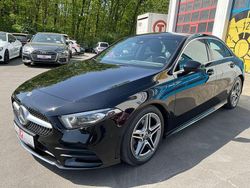 Schwarz Gebraucht 2022 Mercedes A180 AMG line Limousine | 20.990 € (Guter Preis)