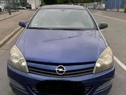 Blau Gebraucht 2005 Opel Astra GTC Kleinwagen | 1.300 € (Teuer)