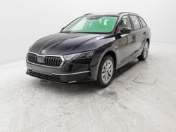 Andere farbe Gebraucht 2022 Skoda Octavia Selection Kombi | 44.580 €
