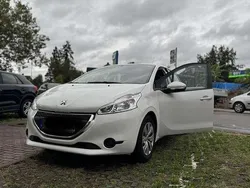 Weiß Gebraucht 2014 Peugeot 208 Active Kleinwagen | 7.000 € (Fairer Preis)