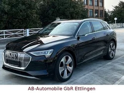 Mythosschwarz Gebraucht 2022 Audi e-tron Advanced SUV | 42.900 € (Fairer Preis)