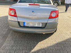 Silber Gebraucht 2004 Renault Mégane Cabriolet Cabrio | 1.900 €