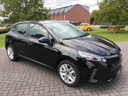 Schwarz Gebraucht 2025 Renault Clio V Evolution Kleinwagen | 17.990 € (Guter Preis)