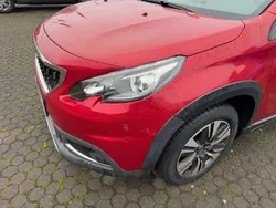 Lackierung ultimaterot/metall Gebraucht 2017 Peugeot 2008 Allure SUV | 11.900 € (Etwas zu teuer)