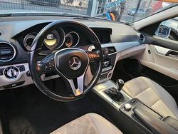 Grau Gebraucht 2011 Mercedes C200 Limousine | 7.999 €