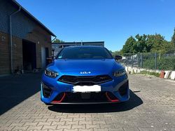 Blau Gebraucht 2022 Kia ProCeed GT Kleinwagen | 23.900 € (Guter Preis)