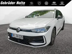 Weiss / pure white Gebraucht 2025 VW Passat R-line | 56.950 €