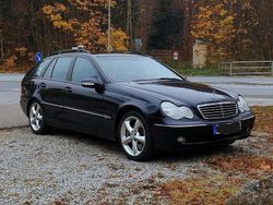 Blau Gebraucht 2003 Mercedes C220 Avantgarde Kombi | 3.200 € (Etwas zu teuer)