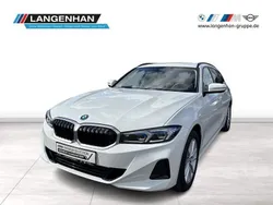 Weiß Gebraucht 2024 BMW 330e Kombi | 40.919 € (Guter Preis)