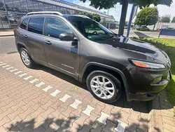 Grau Gebraucht 2017 Jeep Cherokee SUV | 15.000 € (Etwas zu teuer)