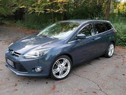 Grau Gebraucht 2014 Ford Focus Titanium Kombi | 3.999 €