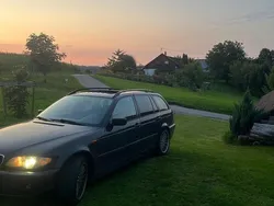 Schwarz Gebraucht 2005 BMW 320 Kombi | 2.200 €
