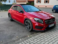Rot Gebraucht 2014 Mercedes GLA200 SUV | 17.500 € (Etwas zu teuer)
