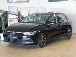 Deep black Gebraucht 2022 VW Golf VIII Style Limousine | 22.950 € (Fairer Preis)