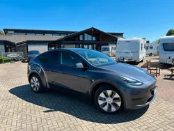 Silber Gebraucht 2023 Tesla Model Y Standard Range SUV | 38.490 € (Etwas zu teuer)