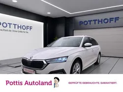 Weiß Gebraucht 2021 Skoda Octavia Style Kombi | 17.922 € (Guter Preis)