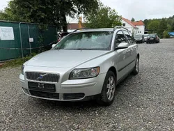Grau Gebraucht 2004 Volvo V50 Kinetic Kombi | 1.999 € (Fairer Preis)
