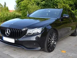 Schwarz Gebraucht 2016 Mercedes E220 Limousine | 22.000 € (Fairer Preis)
