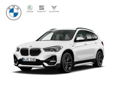 Alpinweiss iii Gebraucht 2021 BMW X1 Sport Line SUV | 25.350 € (Fairer Preis)