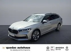 Pebble silber metallic Gebraucht 2024 Skoda Superb Kombi | 35.650 € (Fairer Preis)