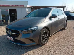 Grau Gebraucht 2023 Mercedes B250e Van / Kleinbus | 28.990 € (Superpreis)
