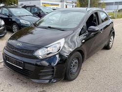 Schwarz Gebraucht 2016 Kia Rio Limousine | 4.250 € (Superpreis)