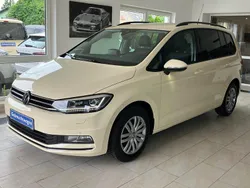 Beige Gebraucht 2025 VW Touran Van / Kleinbus | 35.590 € (Fairer Preis)