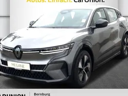 Grau Neu 2024 Renault Mégane Komfort Limousine | 33.995 € (Superpreis)