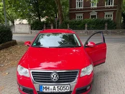 Rot Gebraucht 2010 VW Passat Kombi | 2.799 € (Superpreis)