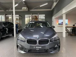Grau Gebraucht 2018 BMW 216 Active Tourer Van / Kleinbus | 15.000 € (Teuer)