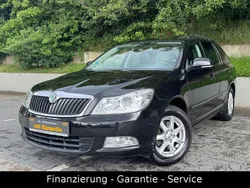 Schwarz Gebraucht 2012 Skoda Octavia Elegance Kombi | 9.900 € (Guter Preis)