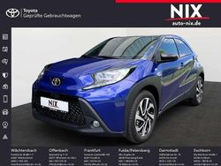 Juniperblue / night sky black Gebraucht 2024 Toyota Aygo Team Kleinwagen | 17.500 €