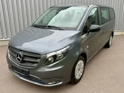 Grau Gebraucht 2018 Mercedes Vito Van / Kleinbus | 29.995 €