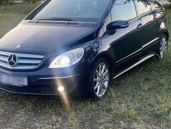 Blau Gebraucht 2005 Mercedes B200 Van / Kleinbus | 3.599 € (Fairer Preis)