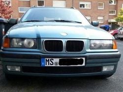 Grün metallic Gebraucht 1997 BMW 318 Kombi | 950 € (Fairer Preis)