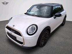 Weiß Gebraucht 2024 Mini Cooper Favoured Kleinwagen | 26.374 € (Guter Preis)